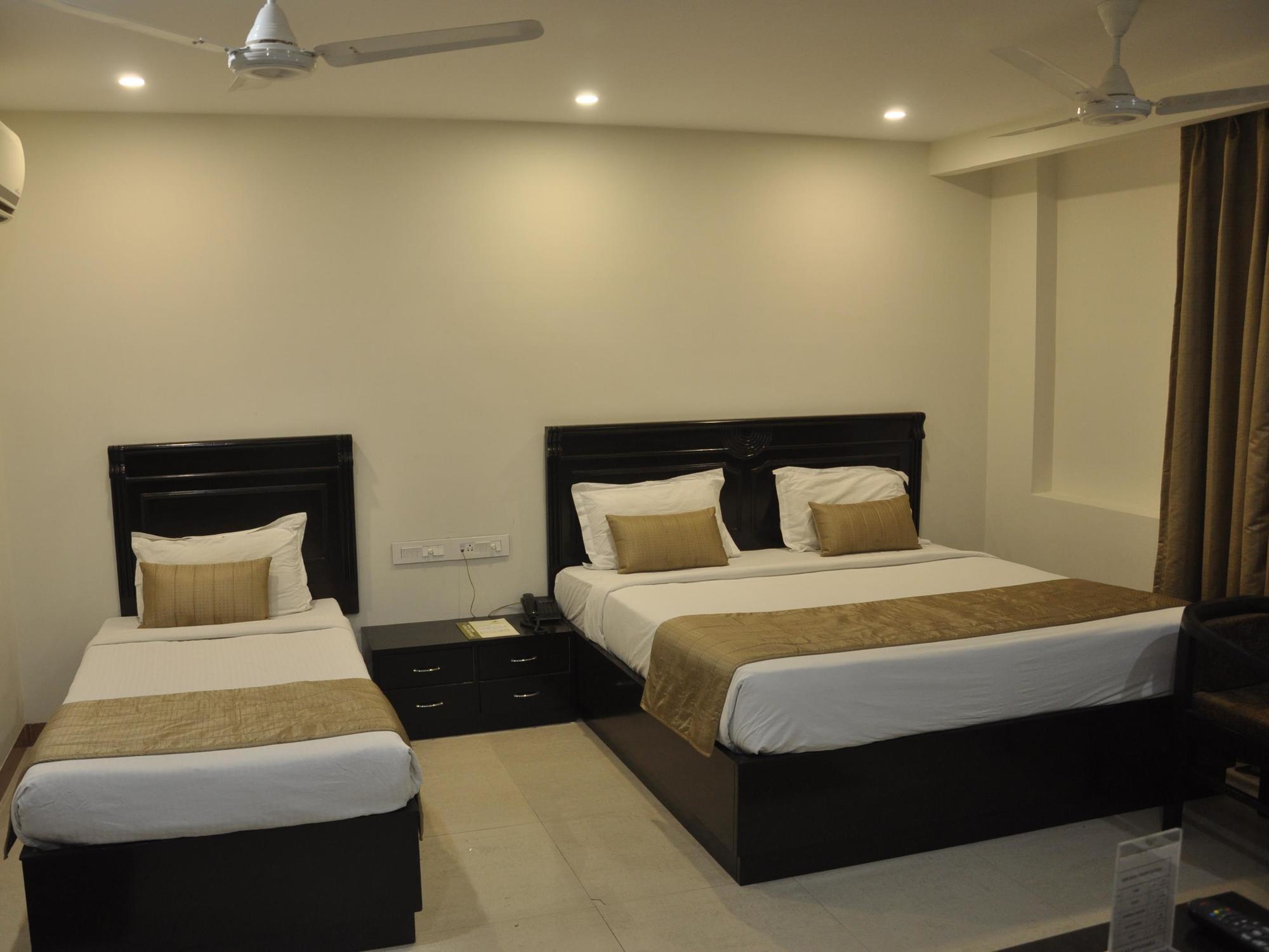 Genx Usha Kiran Agra Hotel Agra  Eksteriør billede