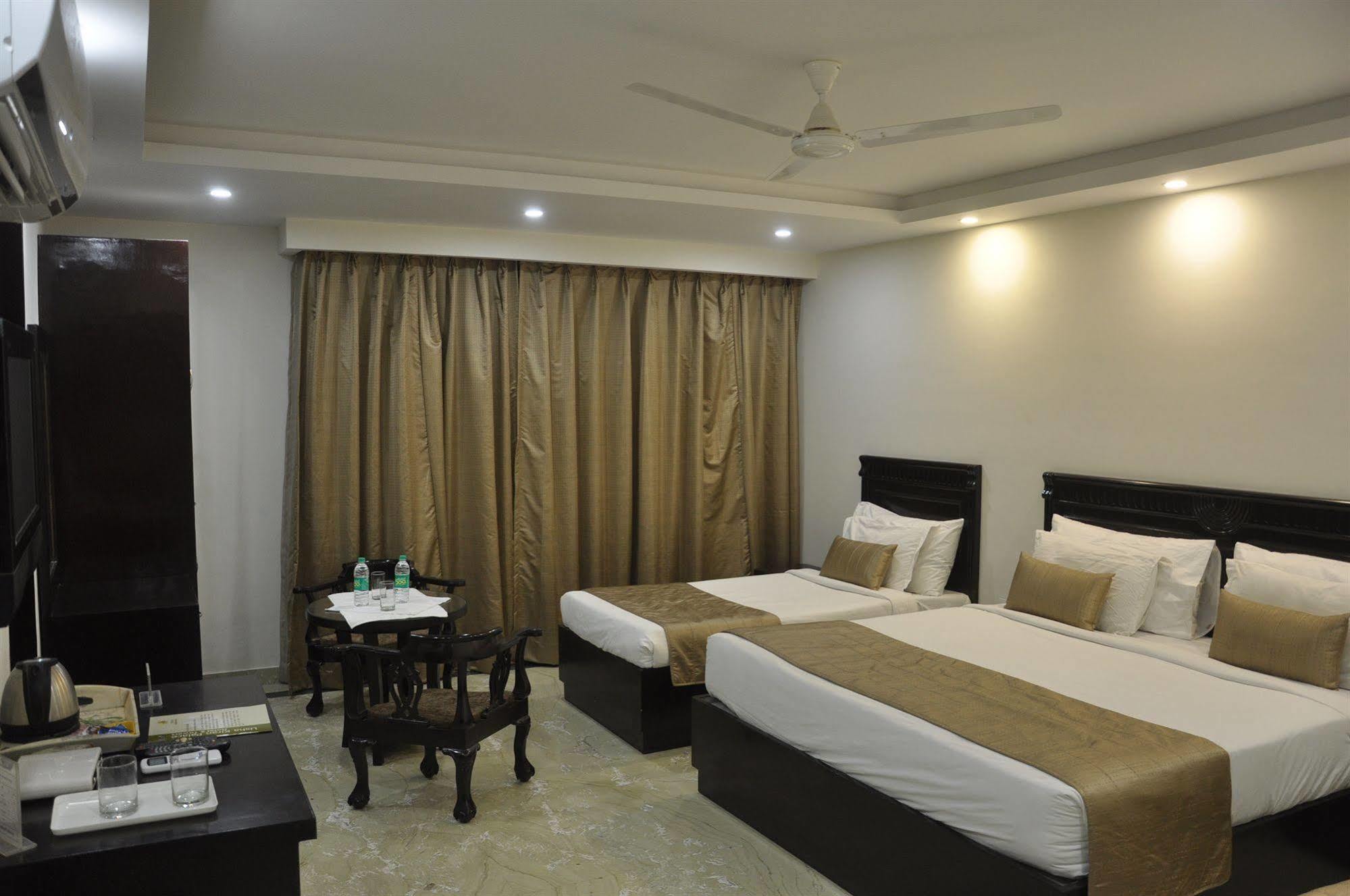Genx Usha Kiran Agra Hotel Agra  Eksteriør billede